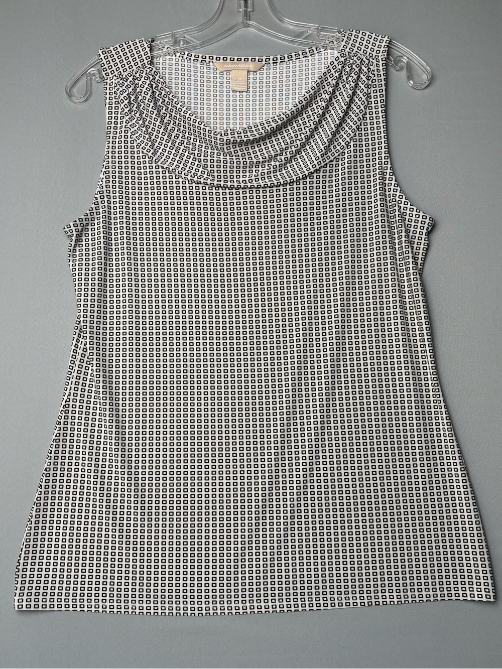 Banana Republic Sleeveless Black and White Geometric Cowl Neck Top Women’s M